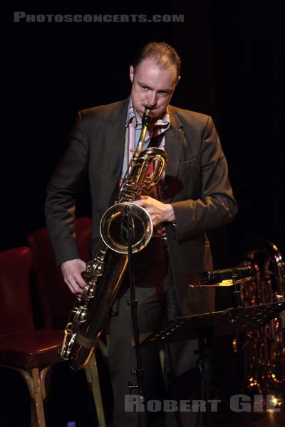 TINDERSTICKS - 2008-05-05 - PARIS - Folies Bergere - Terry Edwards